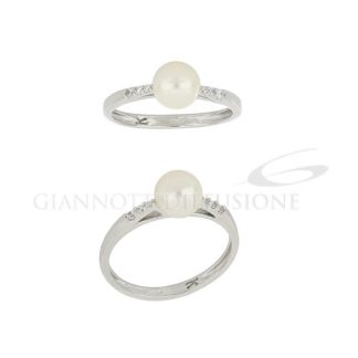Ring with Pearl