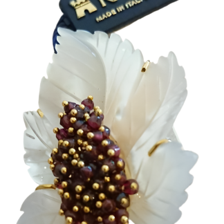 Rajola Pendant Yellow Gold Leaf Mother of Pearl